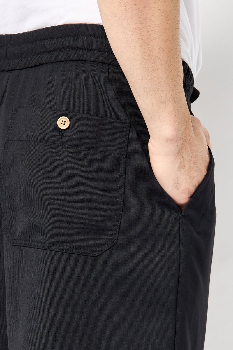 GANT Men Drawstring Solid Basic Shorts, Black - Image 3