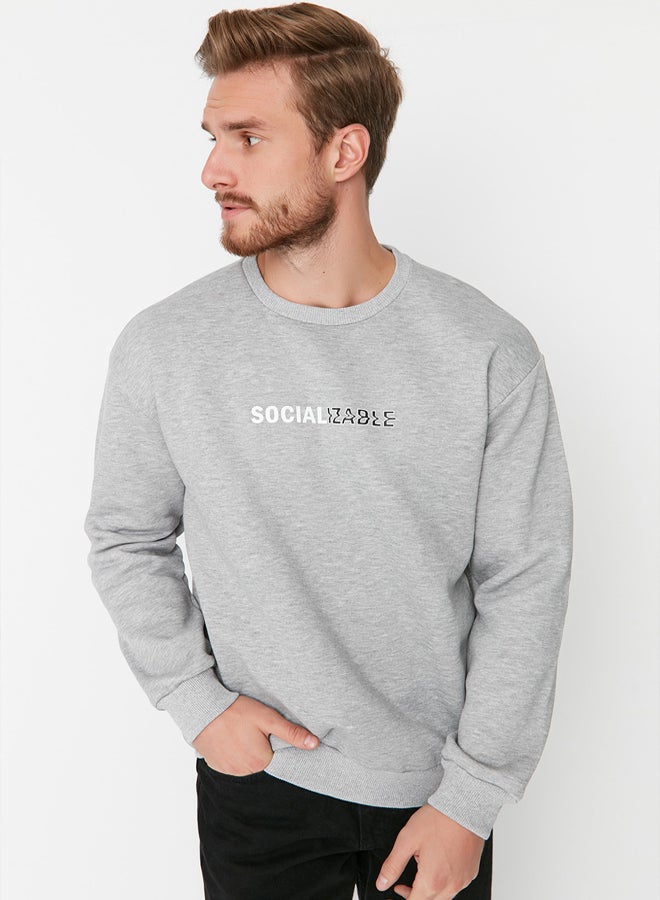 trendyol Grey Oversize/Wide Cut Slogan Printed Polar Fleece Inside/Warm Sweatshirt - Image 2