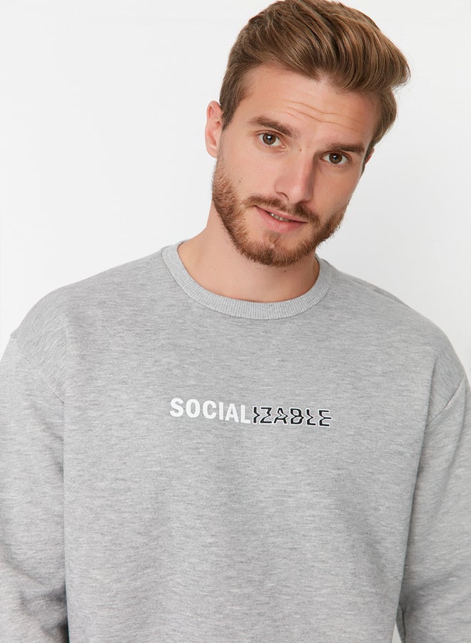 trendyol Grey Oversize/Wide Cut Slogan Printed Polar Fleece Inside/Warm Sweatshirt - Image 3