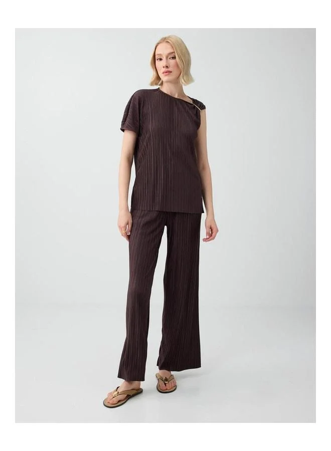 Jimmy Key Brown Low-Shoulder Blouse with Accessories.