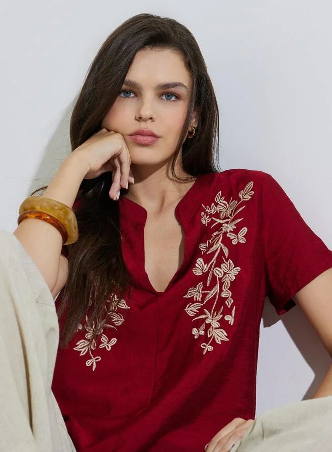 تايك تو Burgundy Embroidered Short Sleeve Blouse