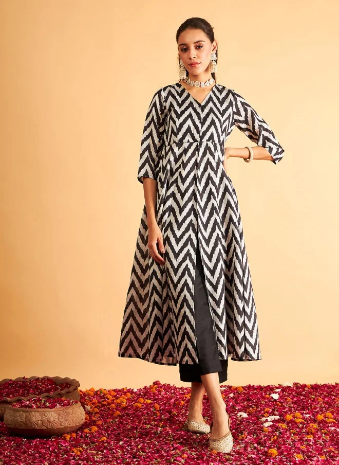 SASSAFRAS Chevron Printed Anarkali Kurta for Women