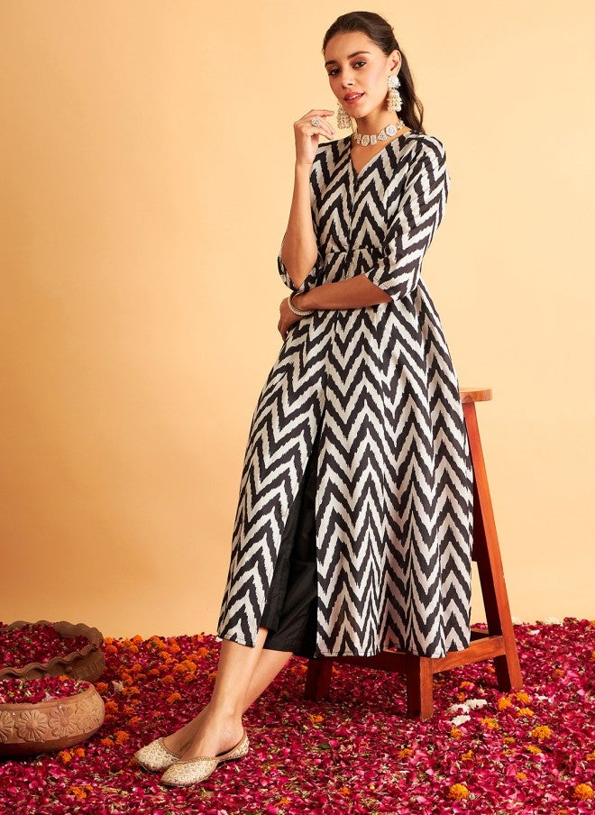 SASSAFRAS Chevron Printed Anarkali Kurta for Women - Image 5