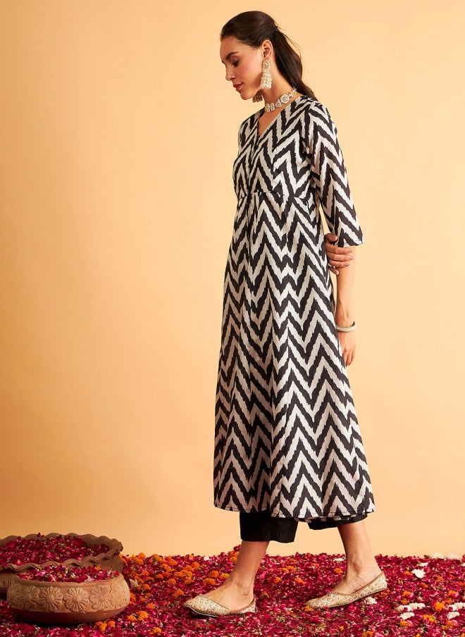 SASSAFRAS Chevron Printed Anarkali Kurta for Women - Image 3