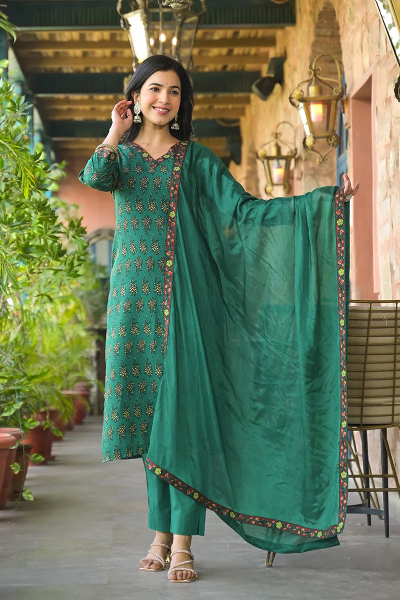 ZERESOUQ Green Viscose Rayon Floral Printed Straight 3-Piece Kurta Set