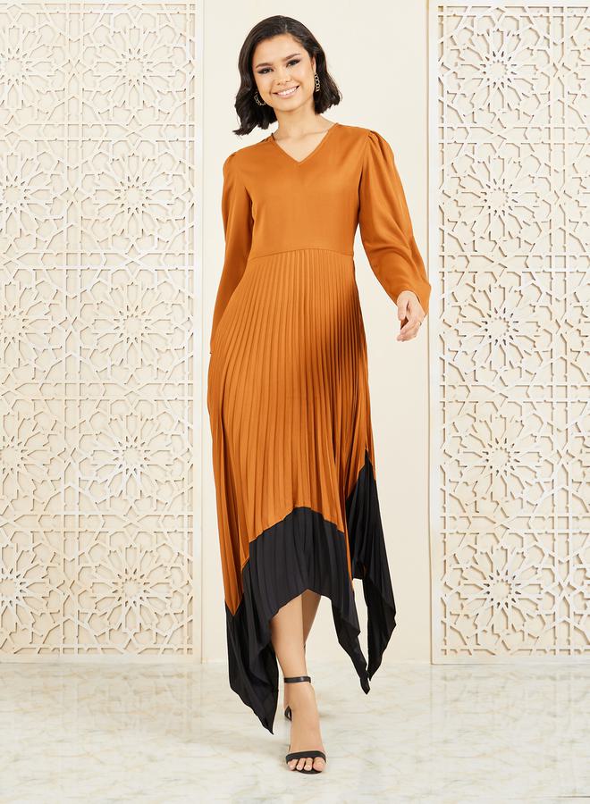 Styli Pleated Contrast Dress - Image 2