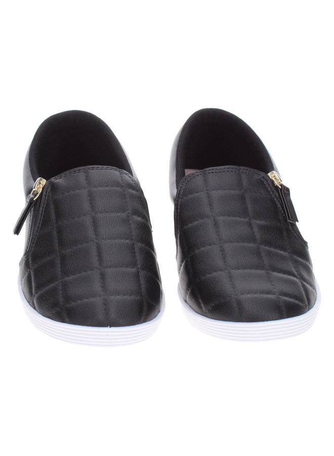 Beira Rio Quilted Flat Shoes with Zipped Detail - Image 5