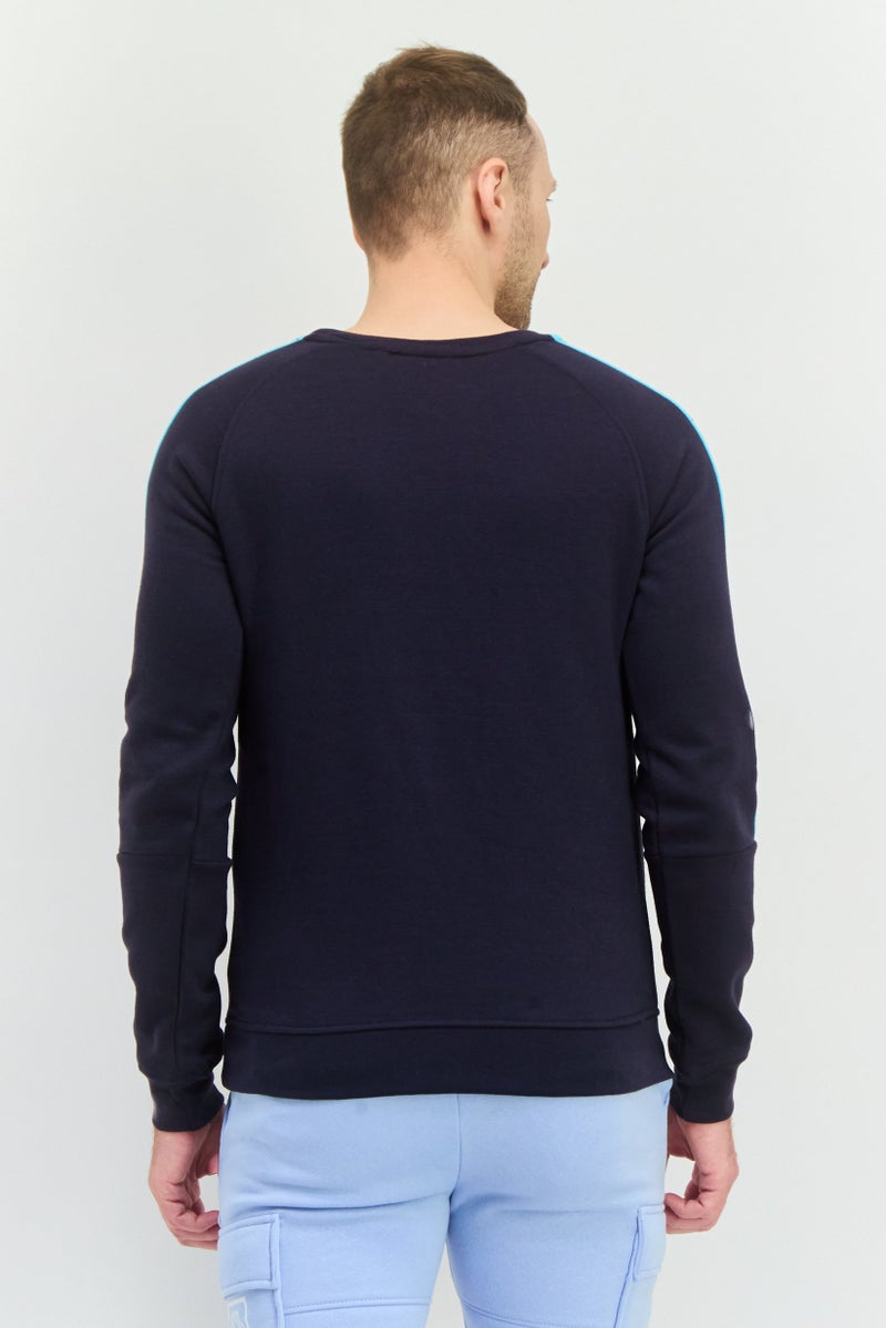 CROSSHATCH سويت شيرت بأكمام طويلة بياقة دائرية للرجال بشعار العلامة التجارية، أزرق داكن - Image 3
