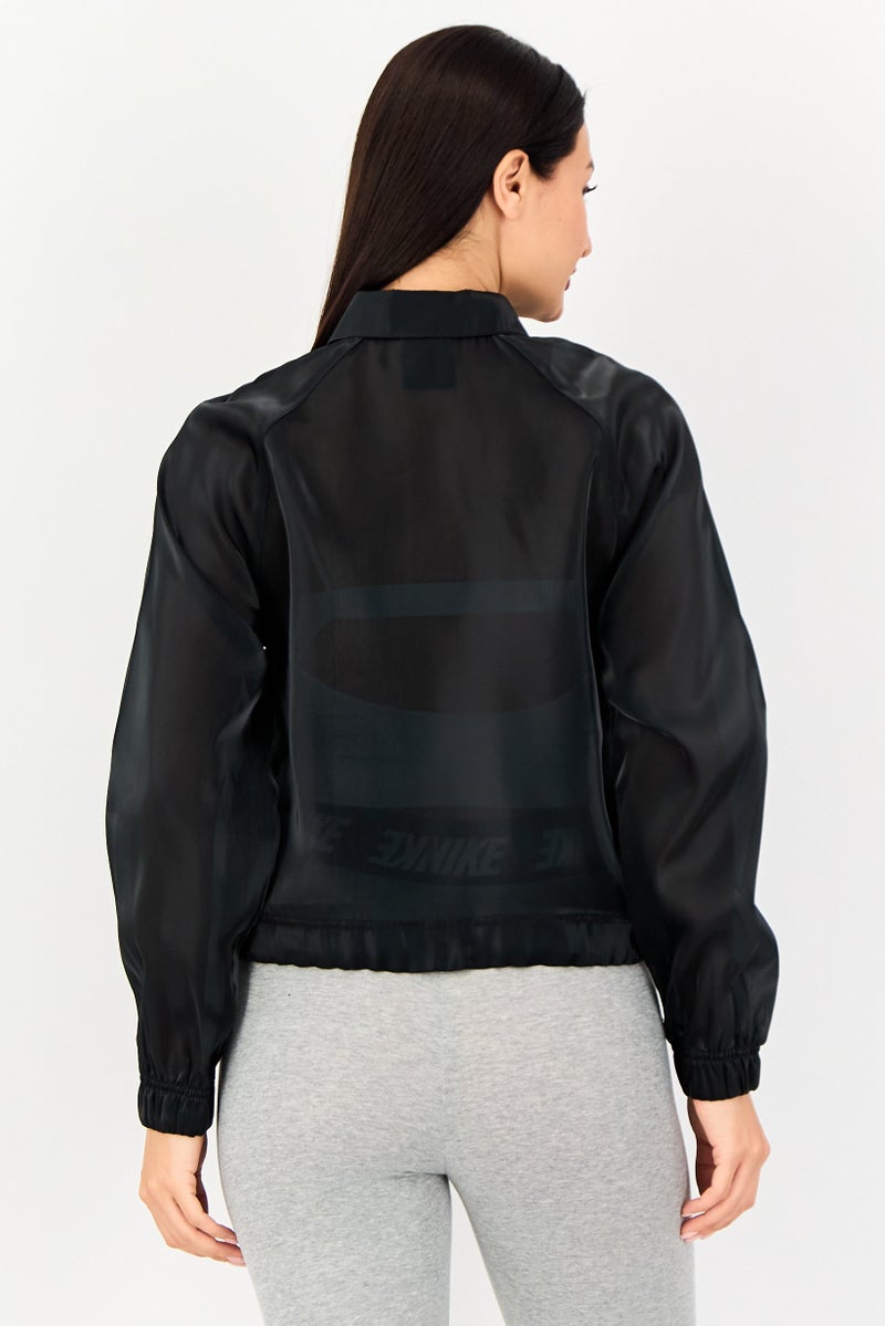 Nike جاكيت نسائي فضفاض للجري مقاوم للرياح، أسود - Image 3