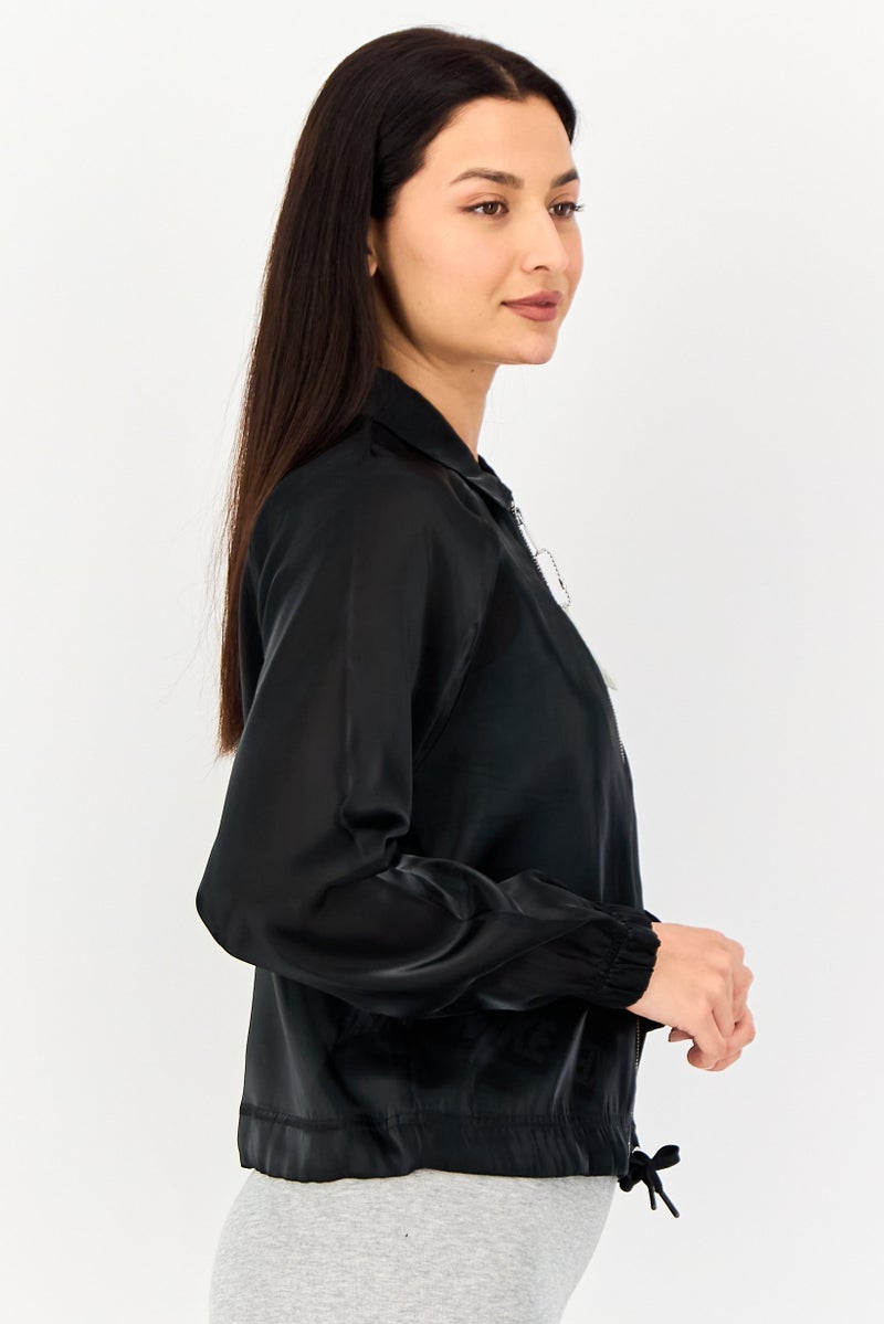 Nike جاكيت نسائي فضفاض للجري مقاوم للرياح، أسود - Image 2