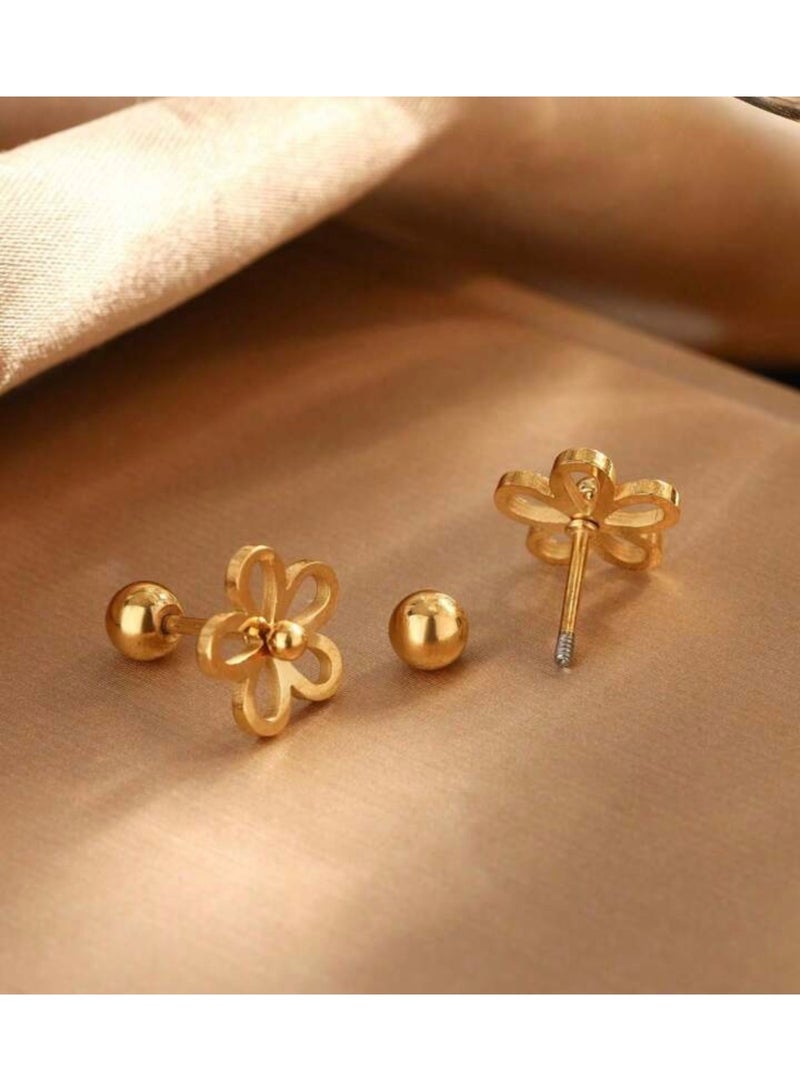 دانجل تشارمز حلق اذن نسائي صغير جداً مصنوع من الاستانلس ستيل ومطلي باللون الذهبي - Image 3