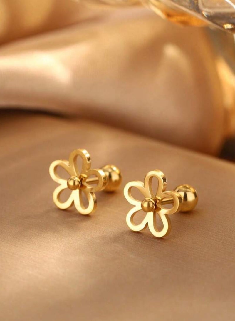 دانجل تشارمز حلق اذن نسائي صغير جداً مصنوع من الاستانلس ستيل ومطلي باللون الذهبي - Image 1