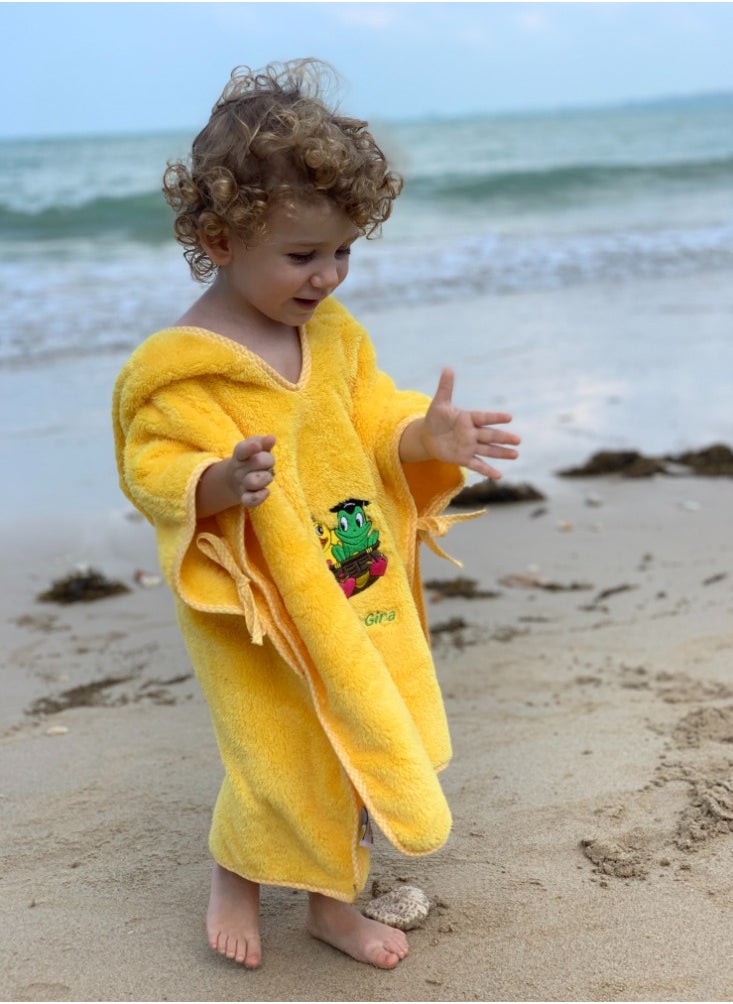 FREDS SWIM ACADEMY Freds Swim Academy Poncho Soft Welsoft Polyester with Fred & Gina Motif Approximately 60 x 55 cm Yellow  - Image 3