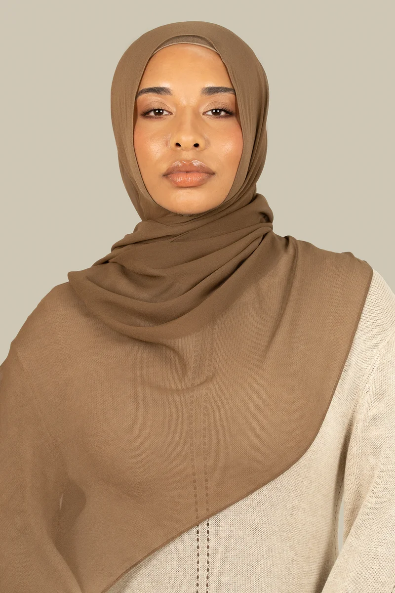 سيلكروز حجاب جورجيت حرير بني غامق