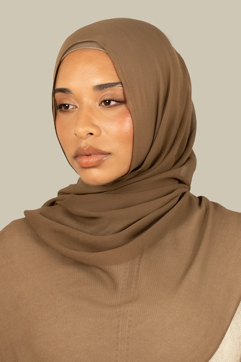 سيلكروز حجاب جورجيت حرير بني غامق