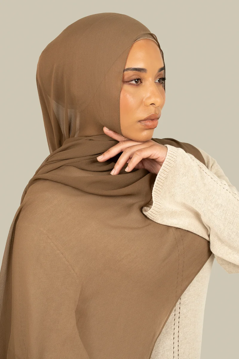 سيلكروز حجاب جورجيت حرير بني غامق