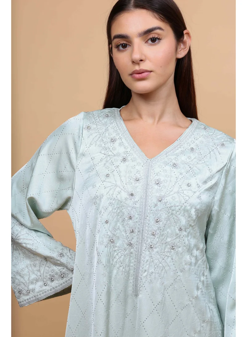 اكسا جلابية أنيقة مطرزة بالكريستال والخرز خضراء