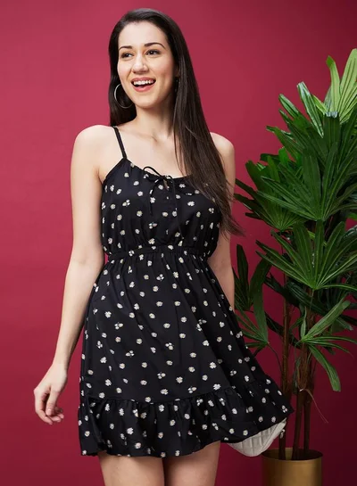 جلو باص فستان قصير بحمالات بطبعة زهور وحافة مزمومة