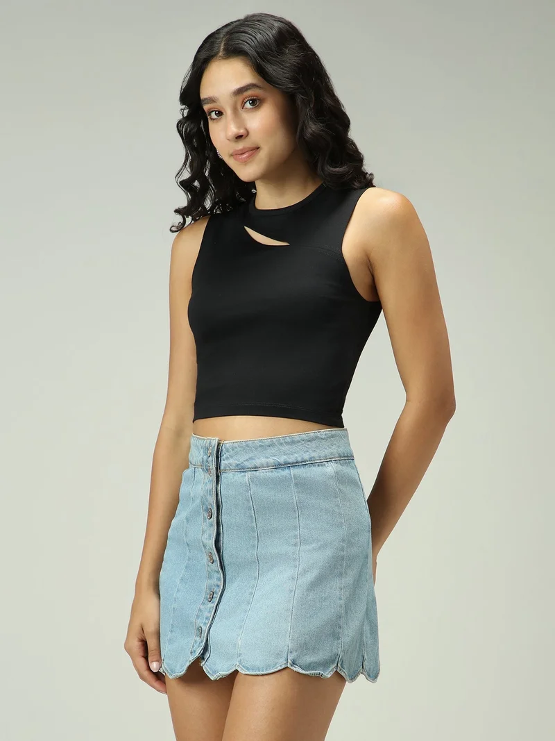 Black Solid Top With A Slit