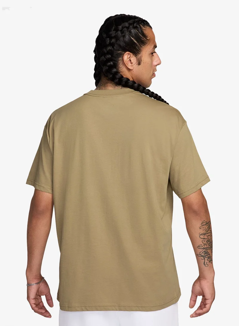 نايكي تيشيرت فضفاض