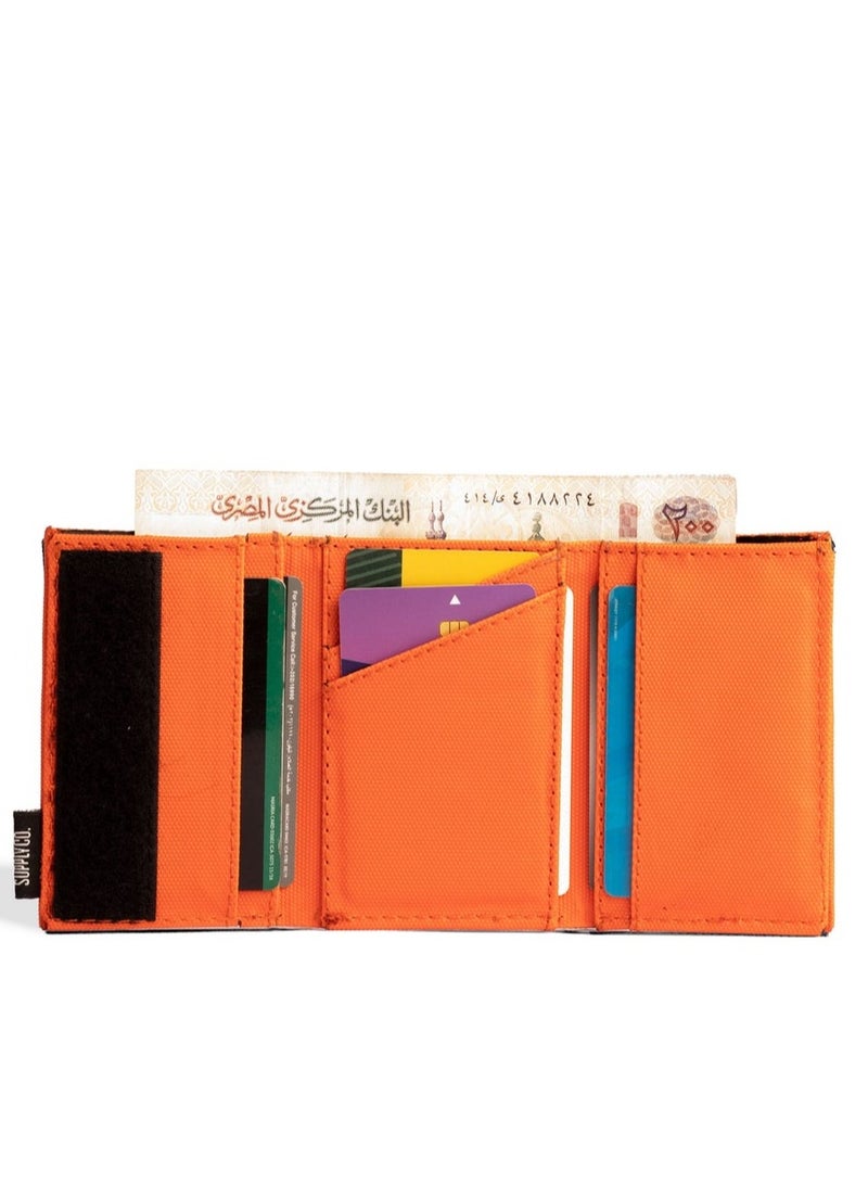 ايه ار سابلاي Ar Tri Wallet من Arij Bags | محفظة قماش مقاوم للمياه، تصميم ثلاثي الطي، 7 جيوب للكروت، جيب للنقود، حماية RFID، تصميم عملي للاستخدام اليومي (برتقالي) - Image 2
