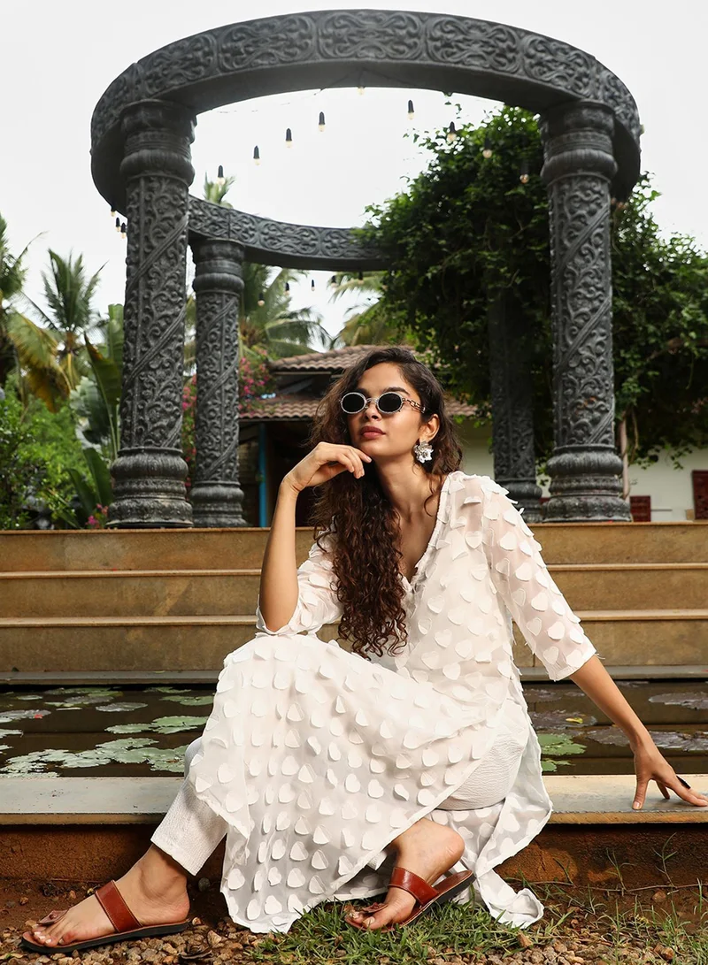 QISSA Women's Daisy White Applique Hearts Kurta With Crop And Trousers