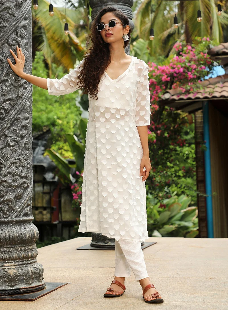 QISSA Women's Daisy White Applique Hearts Kurta With Crop And Trousers