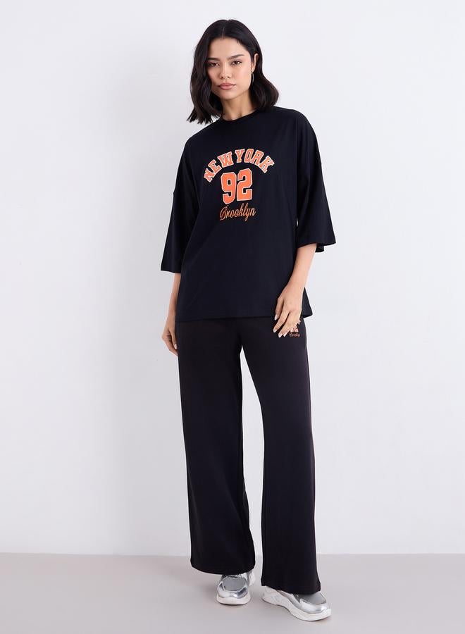 ستايلي طقم منسق من بنطال جوغر وتيشيرت فضفاض - Image 3