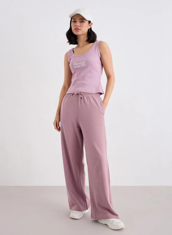 ستايلي جوغر سادة بأرجل واسعة مع أربطة