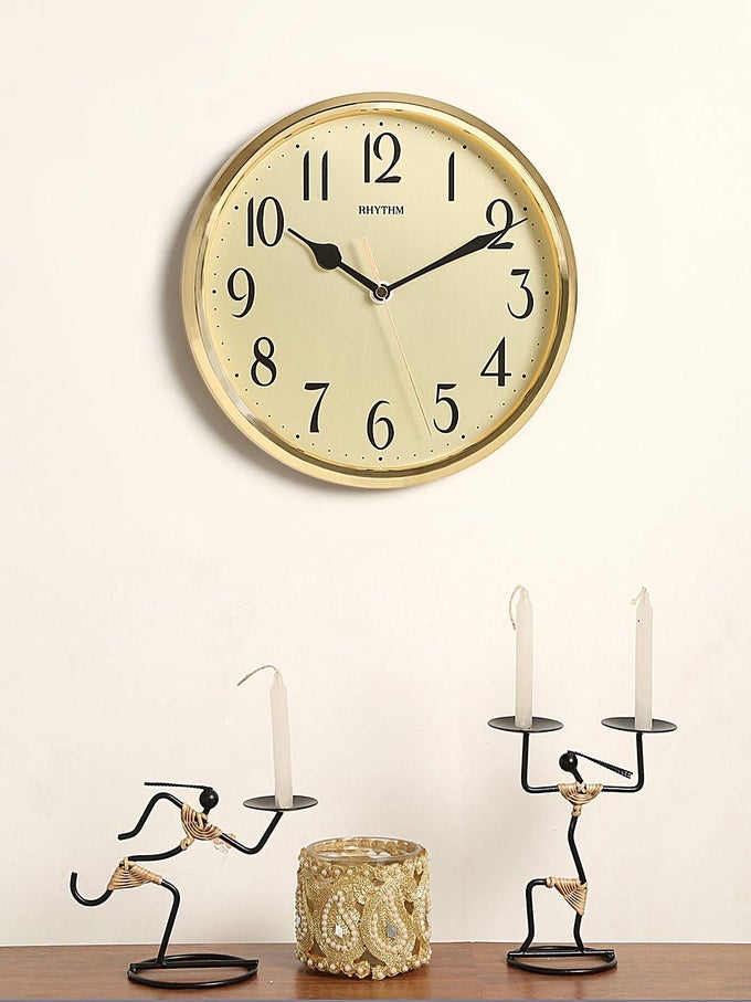 (JAPAN PLASTIC ROUND CLOCK VALUE ADDED WALL CLOCK 3D NUMERALS, SILENT SILKY MOVE PLASTIC CASE ANALOGUE 24X24X5.0CMS
