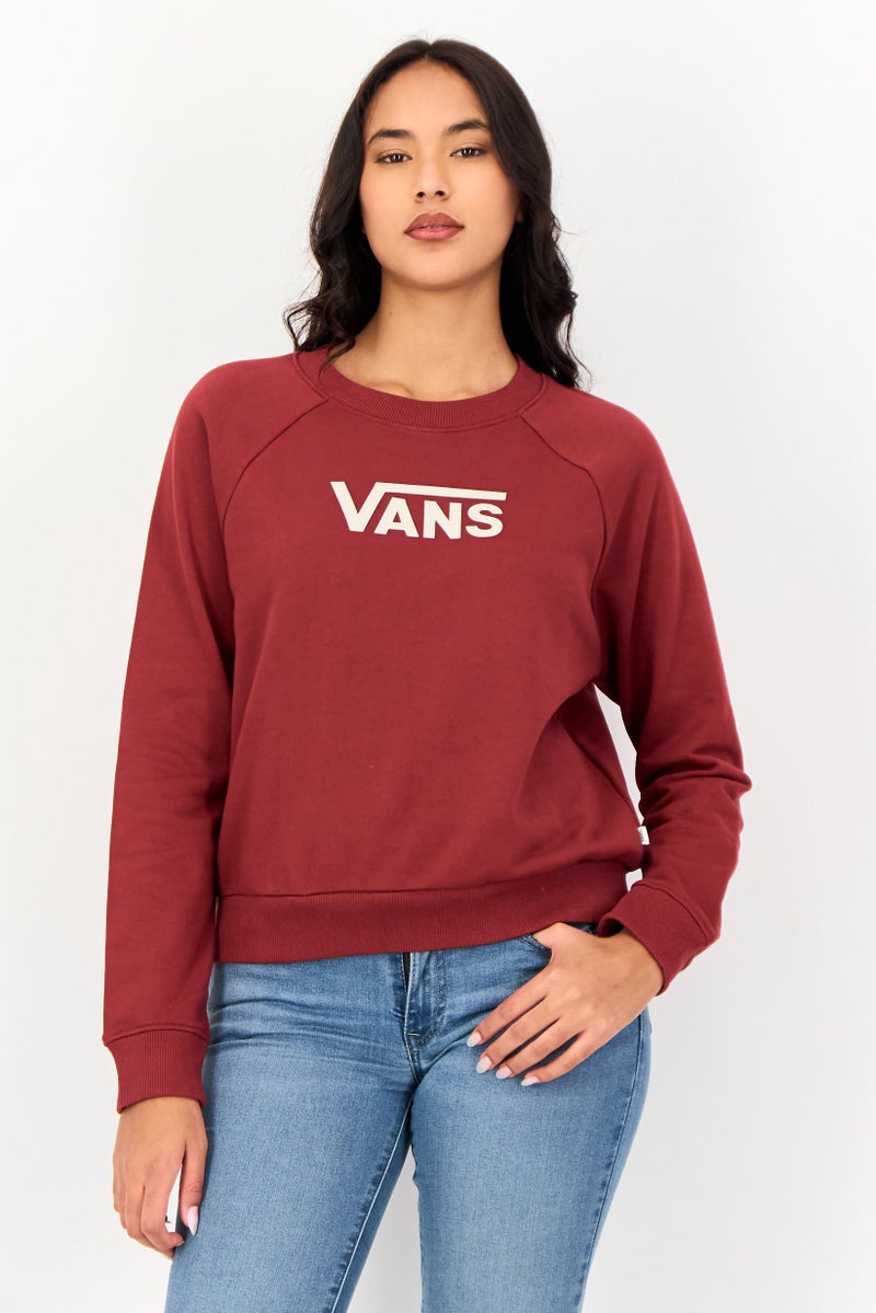 VANS سويت شيرت نسائي بأكمام طويلة وياقة مضلعة بشعار العلامة التجارية، مارون - Image 1