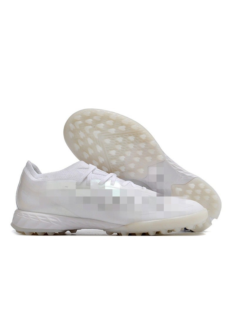 Anti Slip And Wear-Resistant Football Shoes 
