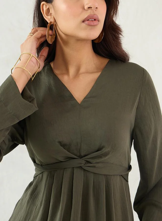 Femmella Femmella V-Neck Front Twist Detail Satin Top