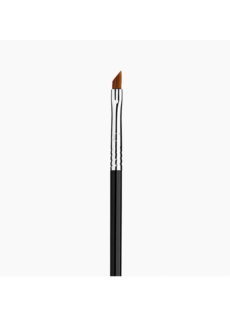 Sigma Beauty Beauty E06 - Winged Linerâ„¢ Brush