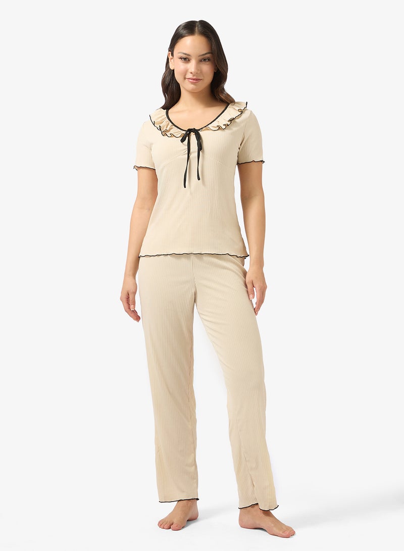 جينجر طقم بيجاما وتيشيرت بقصة مريحة وحواف متباينة - Image 1