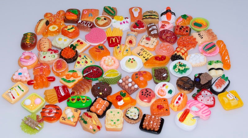 Nuanmu Miniature Food Drink Bottles Pretend Play Kitchen Game Party Toys (10 Bottles + 10 Foods（Random）) - Image 3