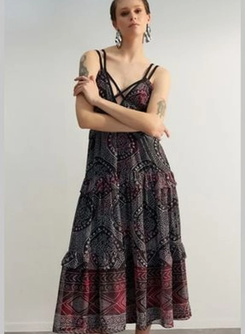 trendyol Limited Edition Black Collar Detailed Ruffle Lined Midi Dress TWOSS23EL01931