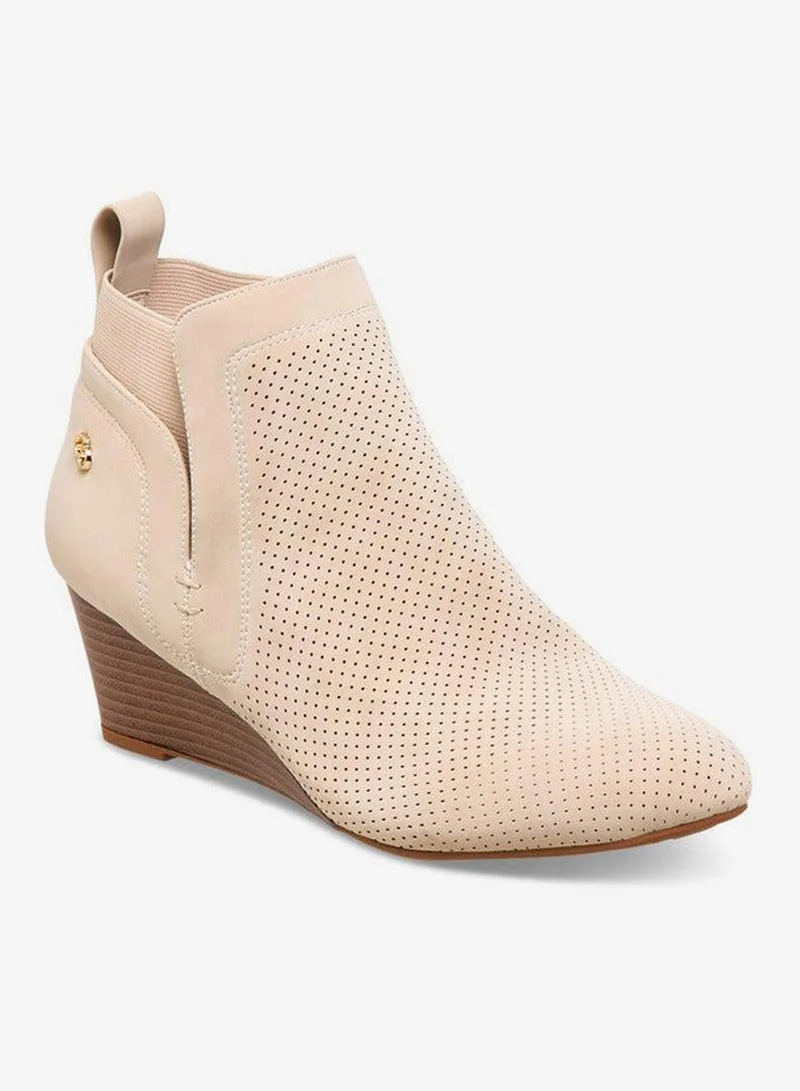 سيليست بوت نسائي بكعب إسفين مثقوب للكاحل