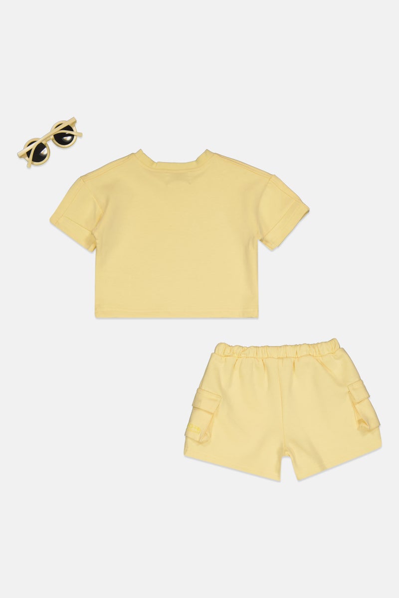Fudo Toddlers Girl 3 Pieces Brand Logo T-Shirt And Cargo Shorts With Sunglasses Set, Yellow - Image 2