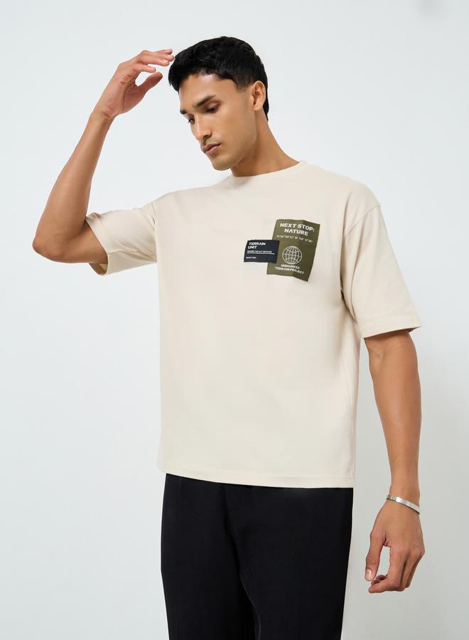 Styli Men Oversized Chest Patch Detail T-Shirt - Image 3
