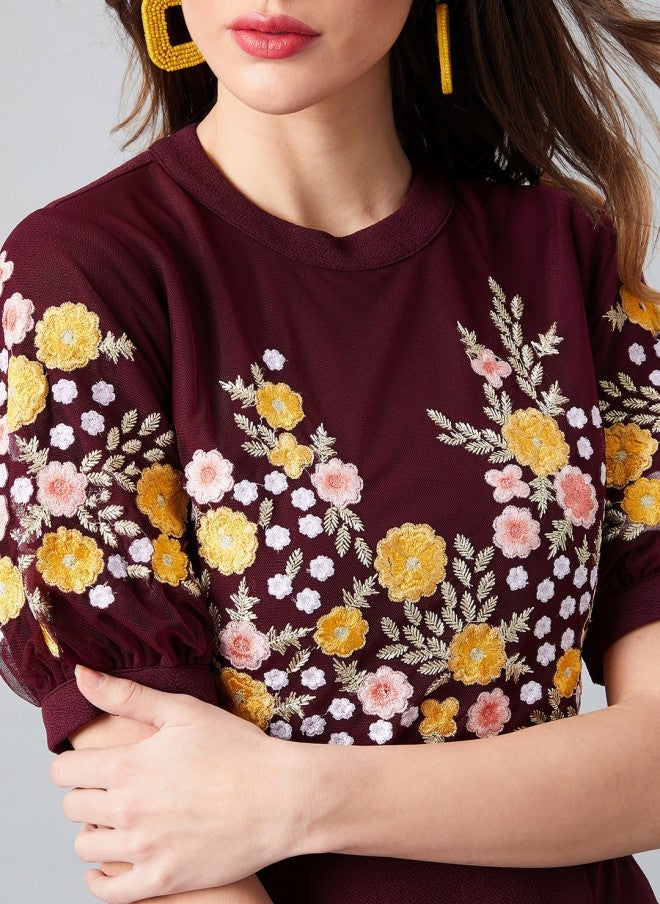 Athena فستان ماكسي مطرز باللونين الماروني والأصفر للنساء - Image 2