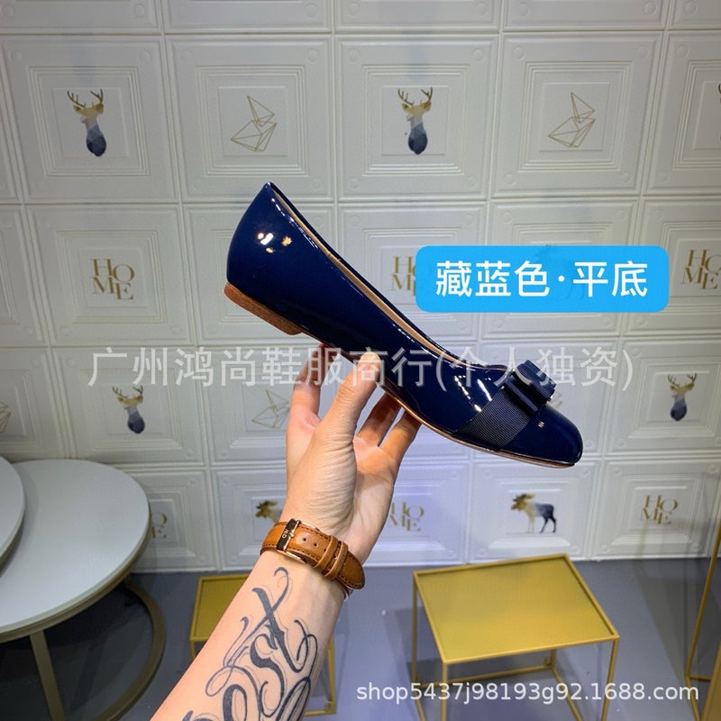 2024 Spring New Single Shoes Little Red Shoes Patent Leather Bow Round Toe Medium Heel Single Shoes Scoop Shoes Wedding Shoes Mary Jane Shoes - Image 1