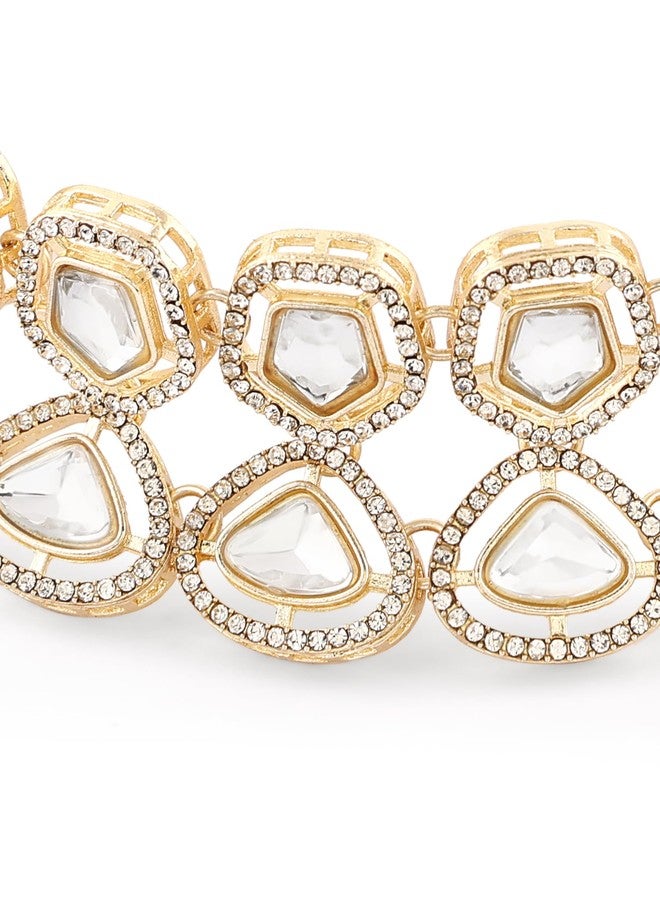 Zaveri Pearls طقم عقد تشوكر وأقراط ومانغ تيكا من زافيري بيرلز، مطلي بالذهب، مرصع بألماس نمساوي لامع وأحجار صناعية - ZPFK17102 - Image 4