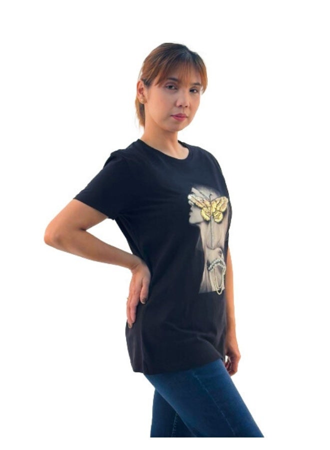 JOANNA تي شيرت نسائي من جوانا W203012 مزين بطبعة فراشة بياقة دائرية وأكمام قصيرة - أسود - L - Image 2