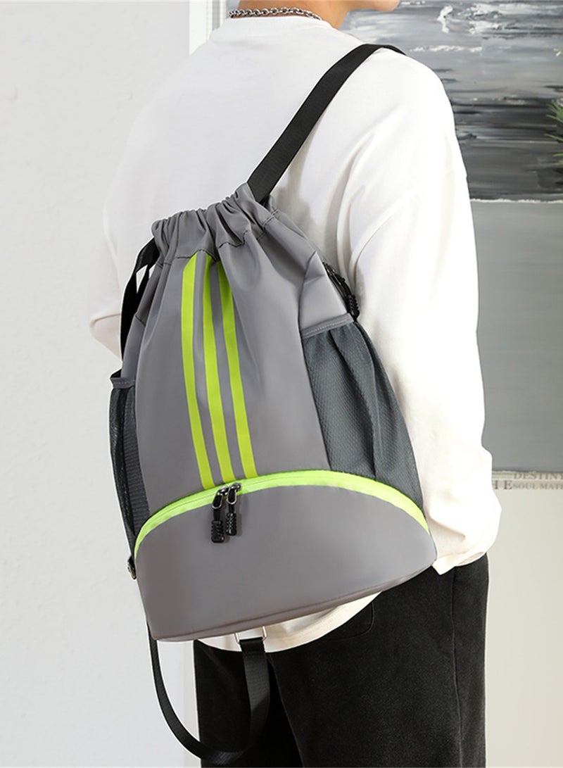 نوفولان حقيبة ظهر متعددة الاستخدامات برباط سحب - حقيبة رياضية كبيرة الحجم ومتعددة الجيوب لكرة السلة وكرة القدم والمدرسة والصالة الرياضية - قماش أكسفورد مقاوم للماء، تصميم مريح - رائعة للطلاب والرياضيين - مقاس 47 × 32 × 15 سم - متوفرة بألوان متعددة (رمادي) - Image 3