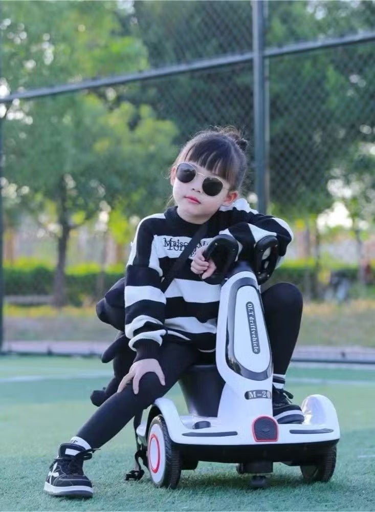 Multifunctional electric scooter for kids, four-wheeled electric scooter for toddlers with two-wheel drive, music and lights, UK plug, electric scooter for children aged 3 to 7 years, boys and girls - Image 3