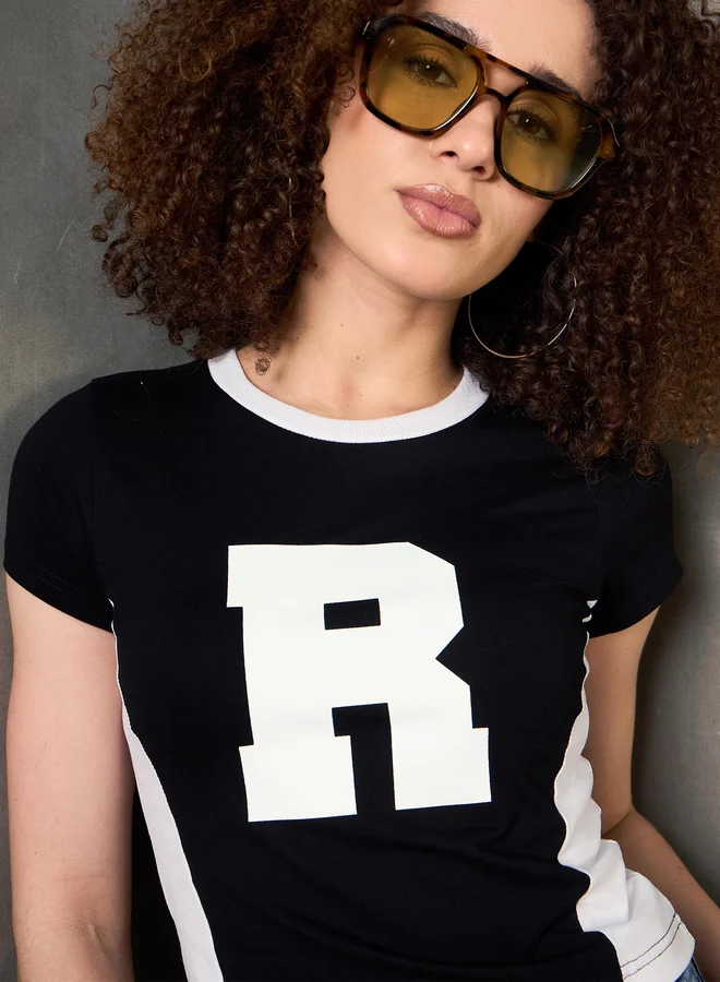 ساسافراس Sassafras Black Contrast Panel Initial Print Fitted T-Shirt