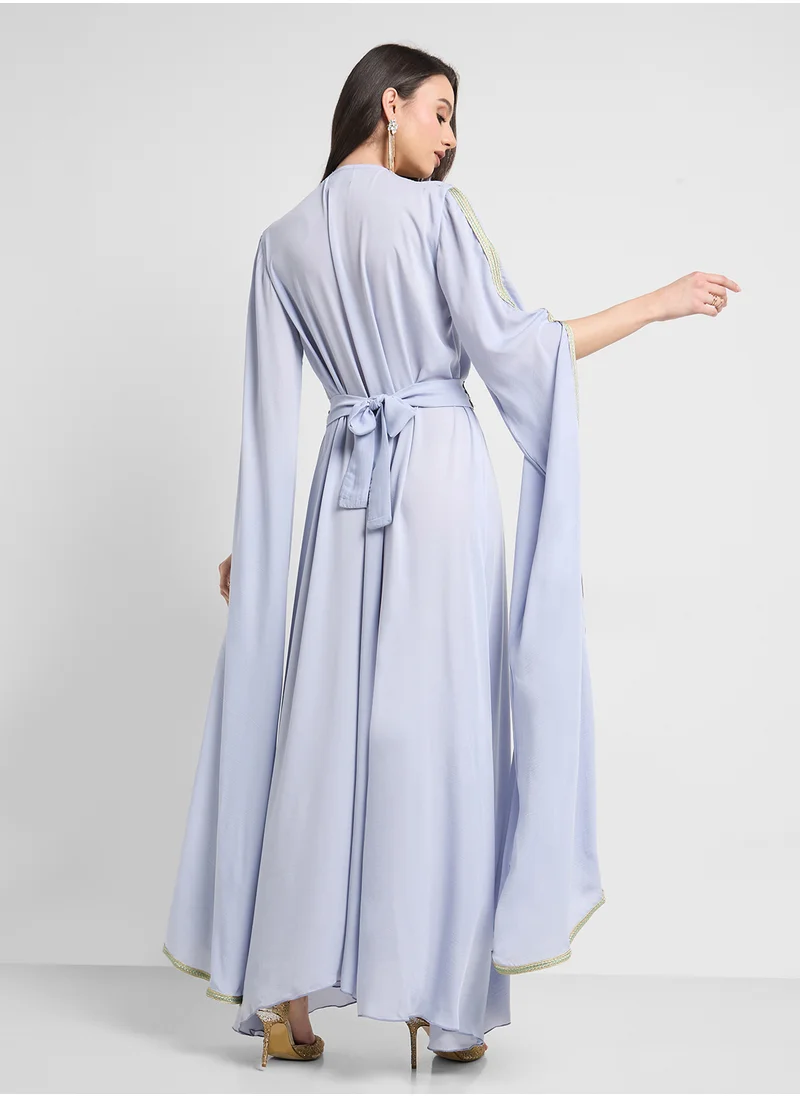 هيا كلوزيت Embroidered V-Neck Flared Sleeve Dress