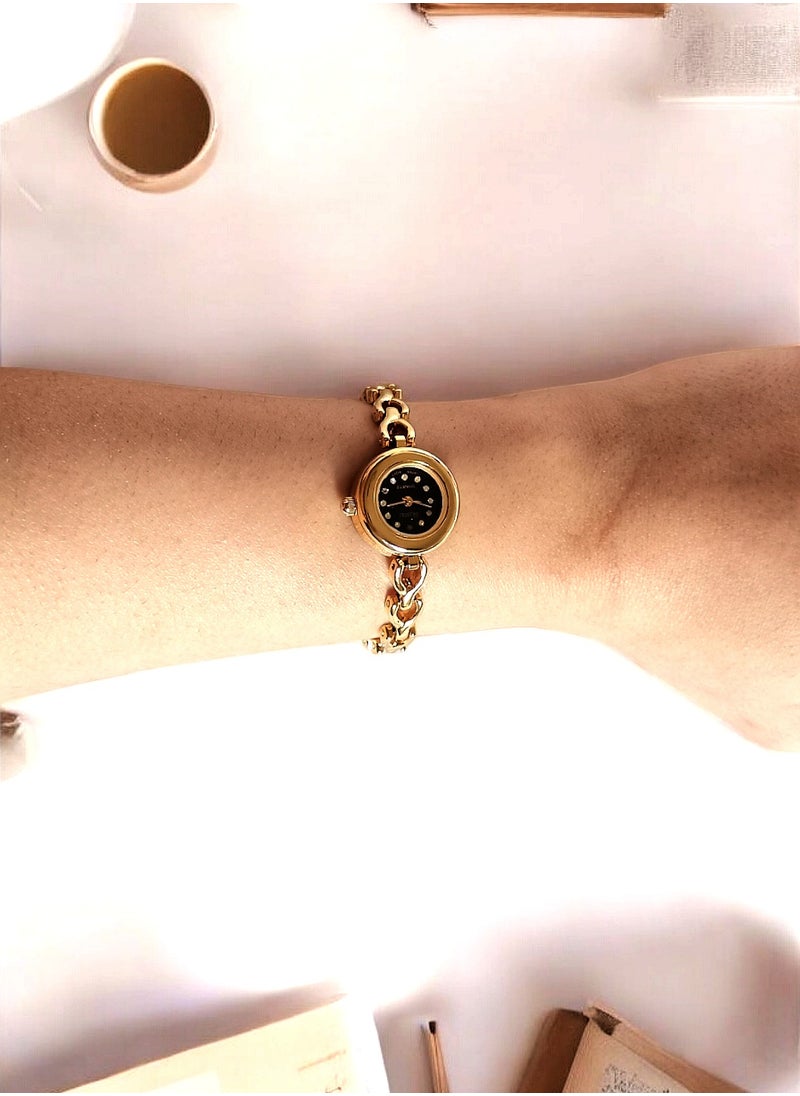 QUARTZ - Skystar Wrist Watch With Golden Metal Band and 20 Multicolored Interchangeable Dials - Image 1