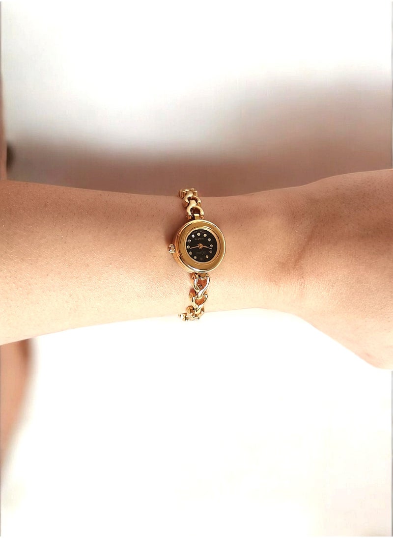 QUARTZ - Skystar Wrist Watch With Golden Metal Band and 20 Multicolored Interchangeable Dials - Image 1